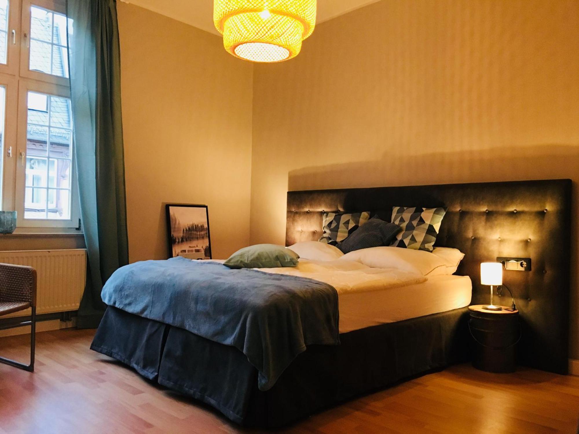 1 Am Bahnhof Apartment *